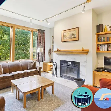 Highridge F2 Warm And Inviting 2 Bedroom Condo With Pool, Hot Tub, And Private Sauna